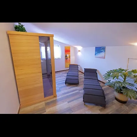 Penthouse Stella * 普拉