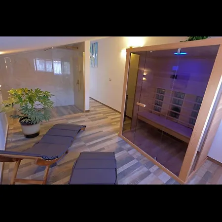 Penthouse Stella Πούλα