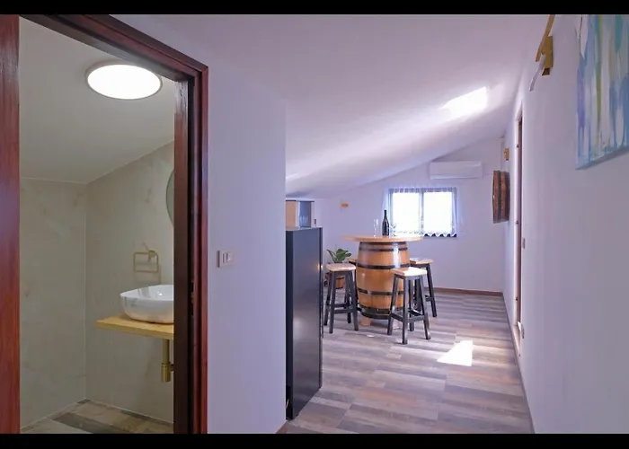 아파트 Penthouse Stella