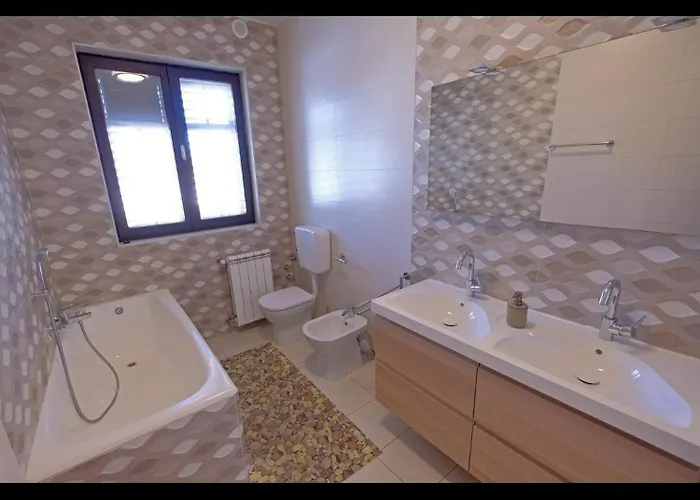 Penthouse Stella * 풀라