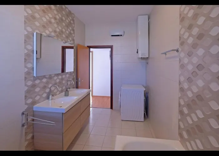 Penthouse Stella * 풀라