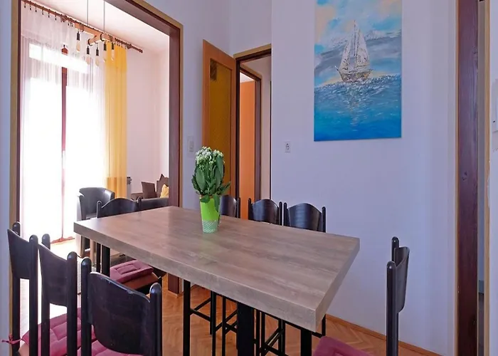 아파트 Penthouse Stella 풀라